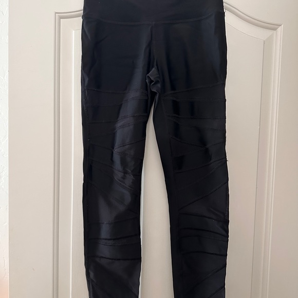 Lululemon high times mesh criss cross leggings - Picture 3 of 4